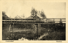 14760 Gezicht op de brug over de Grift bij het Panhuis te Veenendaal. N.B. De Grift bij het Panhuis is in 1948 gedempt.